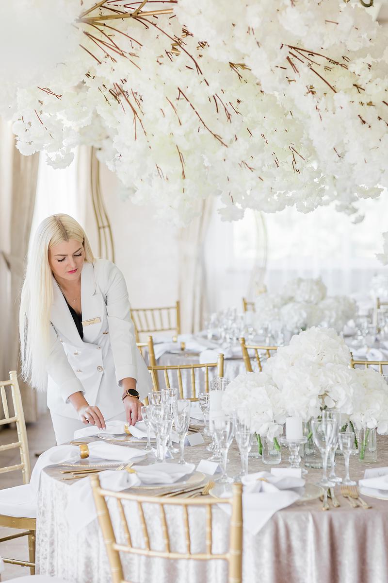 Vestuvinės puokštės, stalo ir kt. papuošimai iš gėlių | Breezit